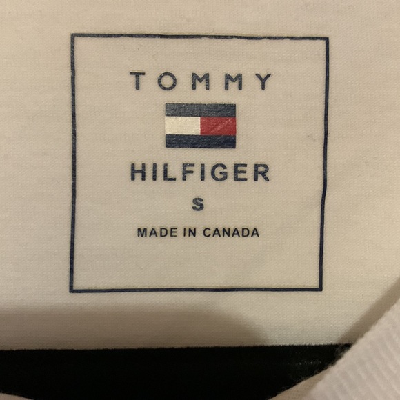 [NWT] White Tommy Hilfiger tee with beaded crest | Size: S - Picture 3 of 6